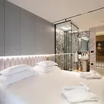 ゲストハウス Luxury - For Gift 4*